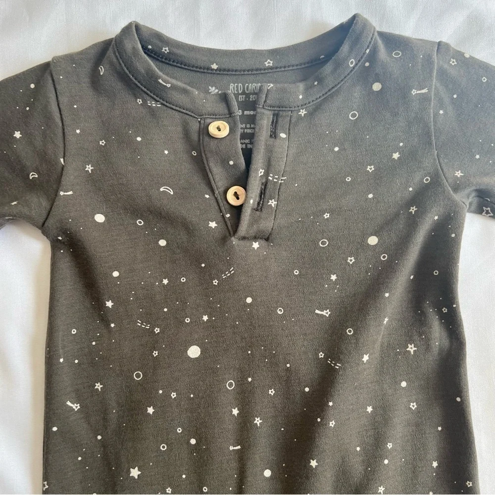 Red Caribou Close to the Stars Button Jumpsuit in Grey Size 0-3 Months
